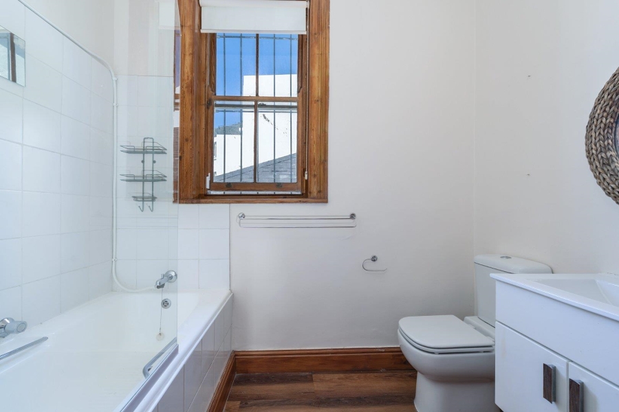 3 Bedroom Property for Sale in Sea Point Western Cape